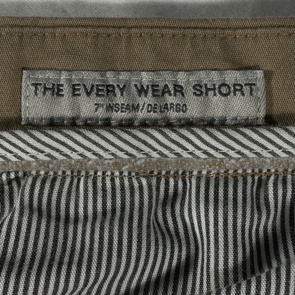 Goodfellow mens dark khaki The Every Wear flat front 6.5" chino shorts - size 40 - Picture 5 of 11